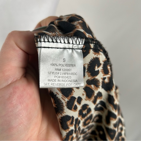 Olive & Oak Brown Leopard Print Long Sleeve Blouse Size Small - Picture 4 of 5